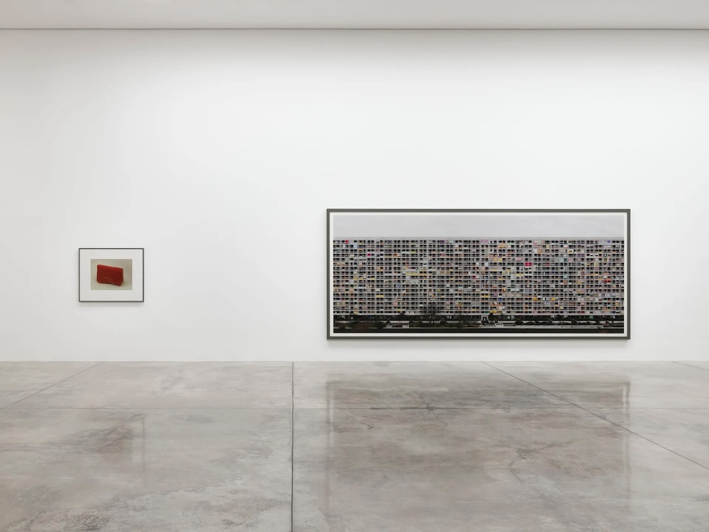 Andreas Gursky (l-r) &lsquo;Bathroom&rsquo; (2025) &lsquo;Paris, Montparnasse&rsquo; (1993)